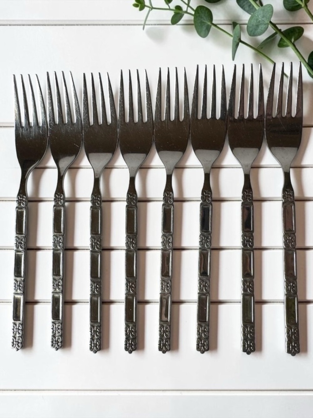 Oneida Community Madrid No Black Stainless Dinner Forks Set of 8